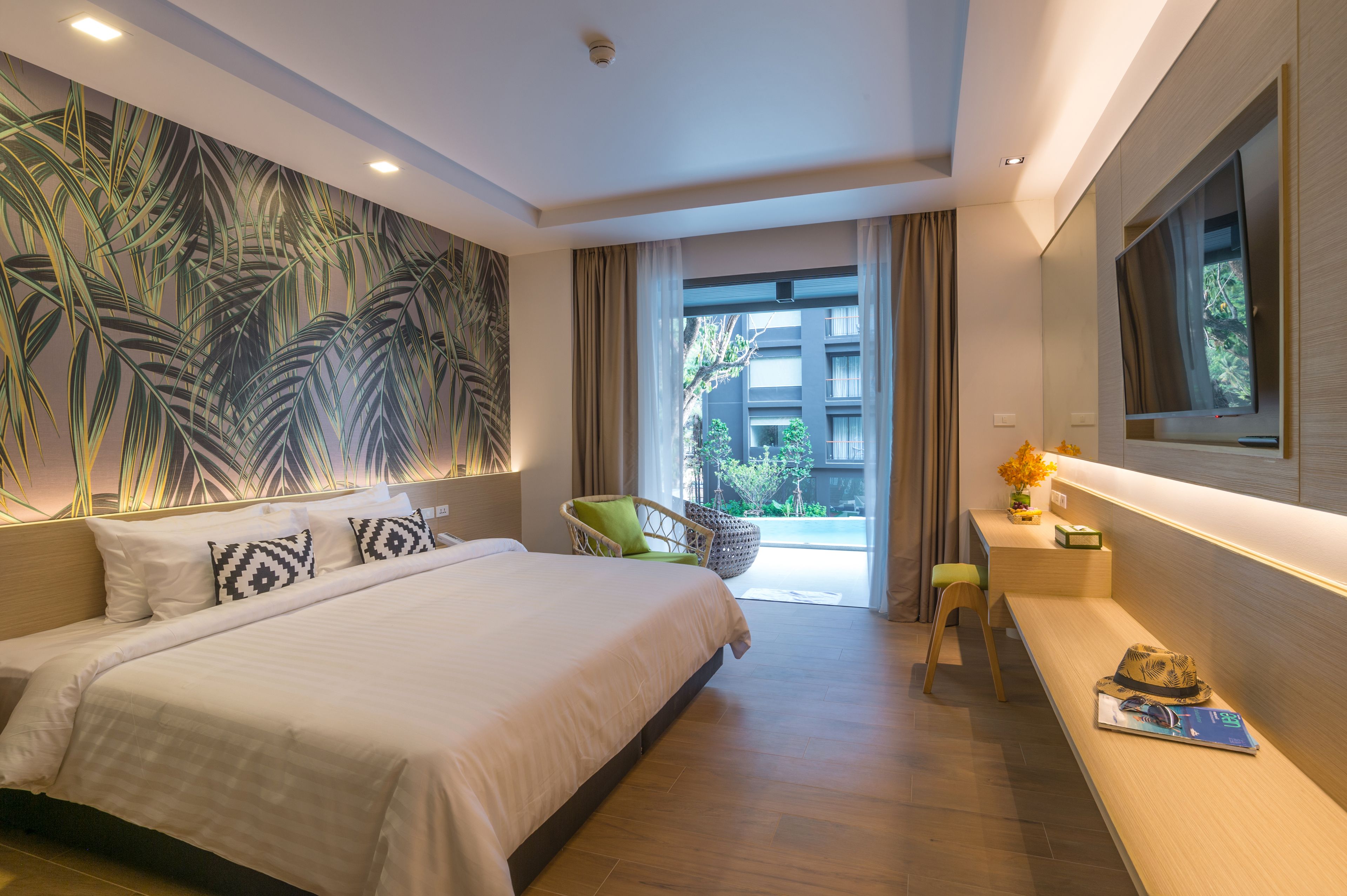 1 bedroom, premium bedding, minibar, in-room safe