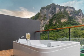 Family Roof Top Jacuzzi