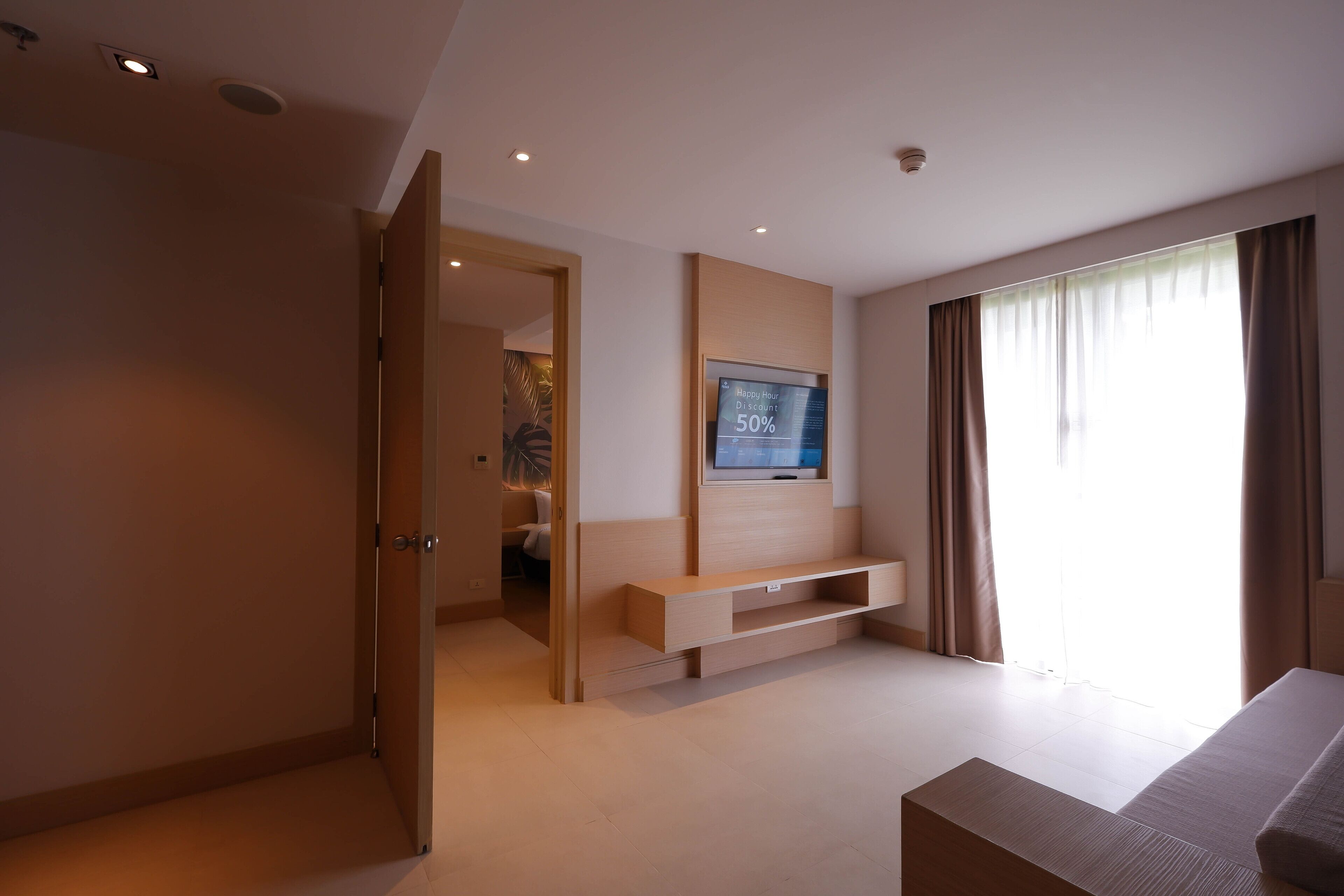 1 bedroom, premium bedding, minibar, in-room safe