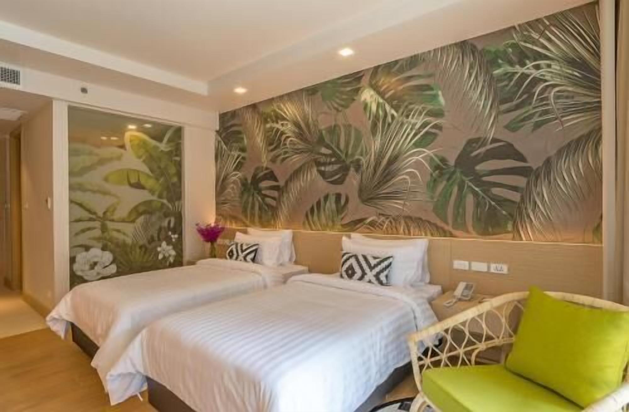 In-room safe, desk, blackout drapes, soundproofing