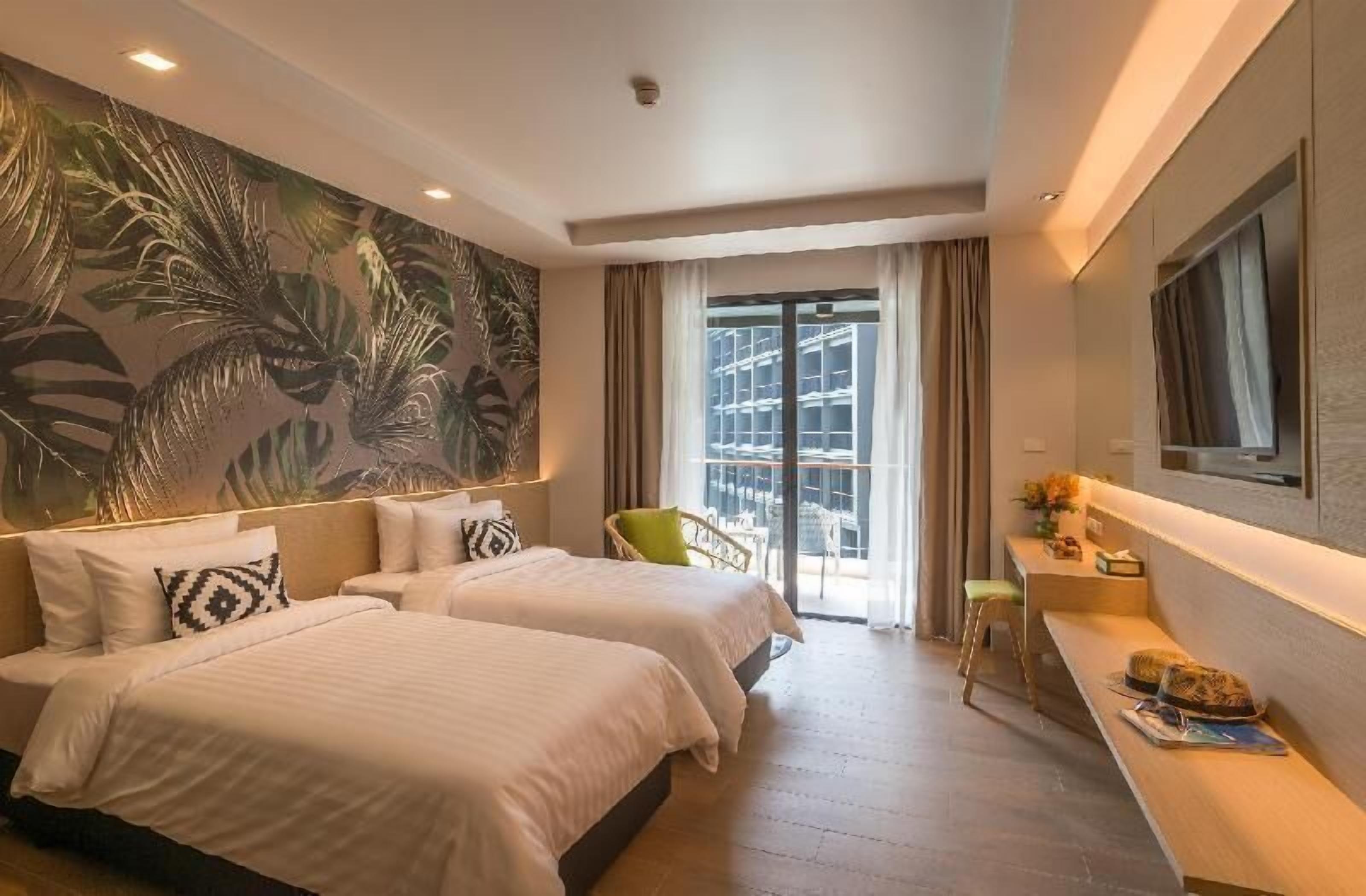 In-room safe, desk, blackout drapes, soundproofing