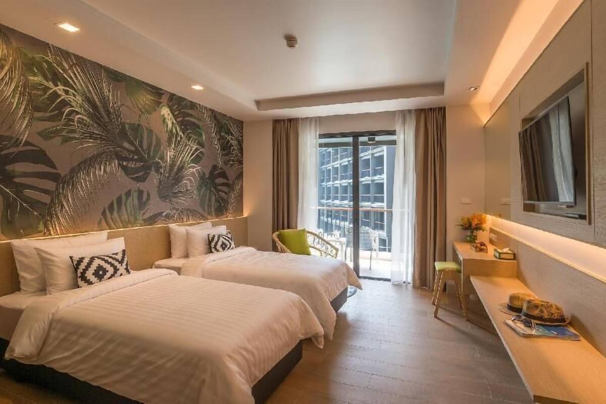 In-room safe, desk, blackout drapes, soundproofing