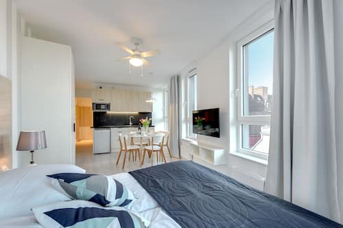 Suite Comfort, 1 camera da letto, angolo cottura | Soggiorno | TV a schermo piatto