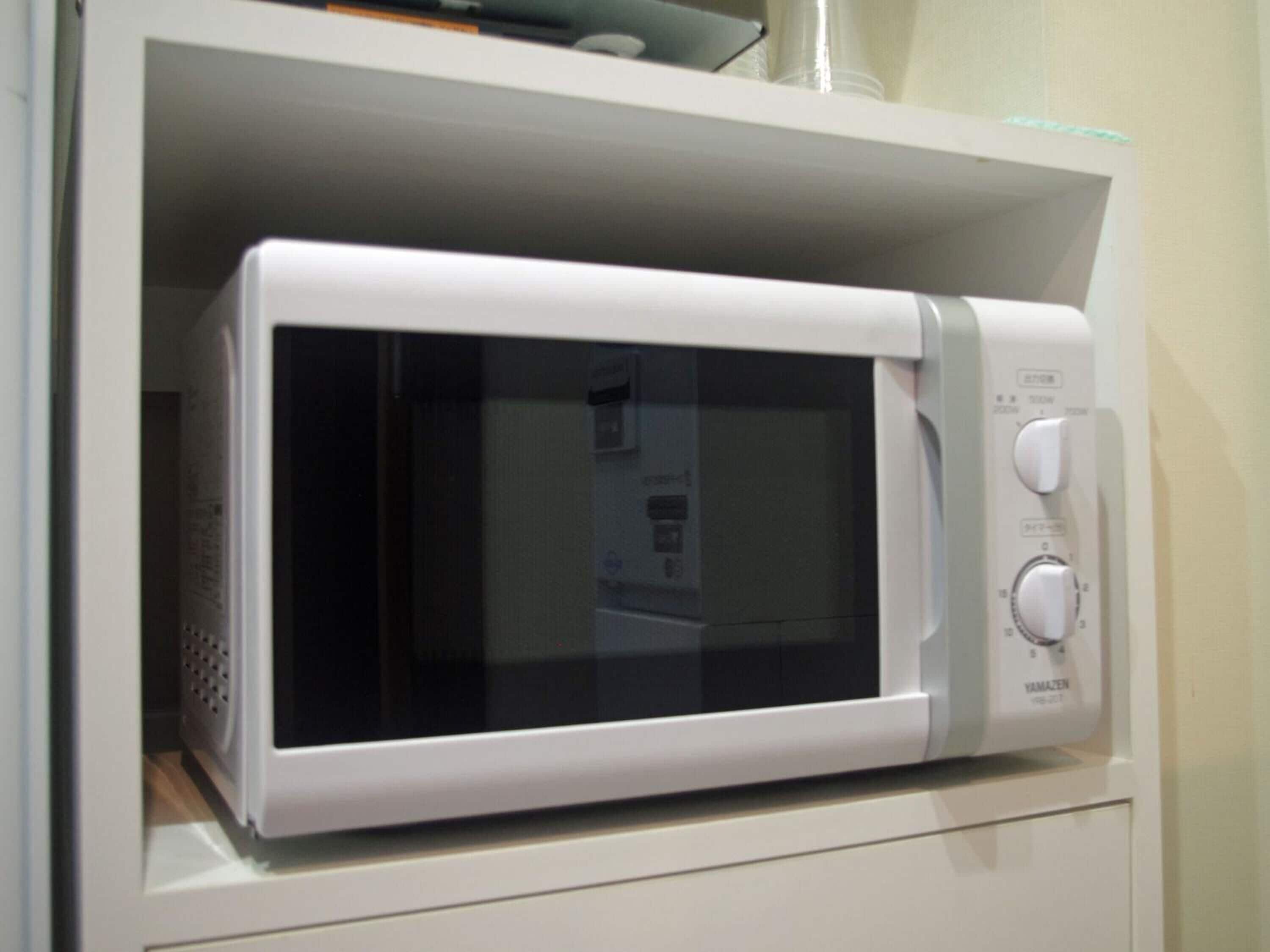 fridge, electric kettle