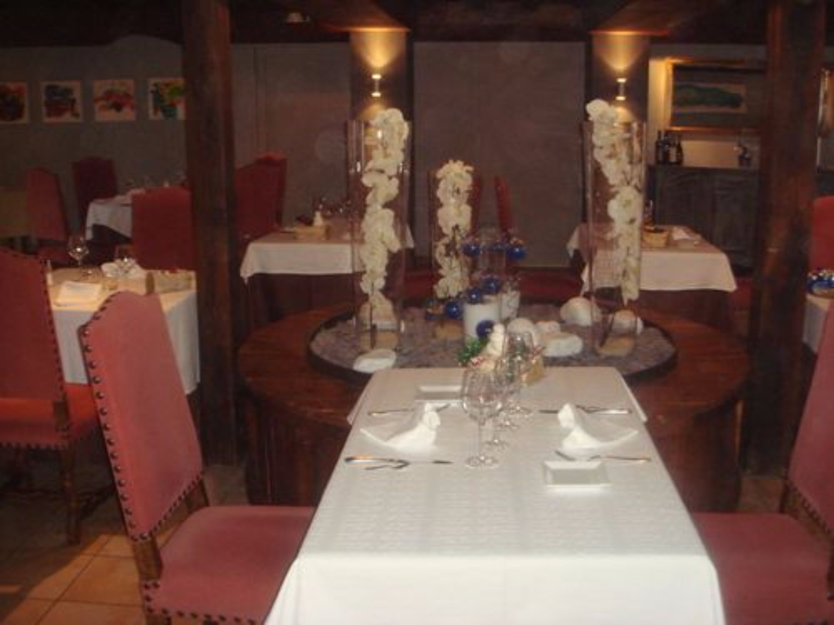 lunch, dinner served; regional cuisine, al fresco dining