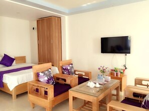 Minibar, skrivebord og wi-fi (inkludert)