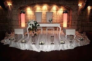 Instal·lacions cobertes per a la celebració de casaments