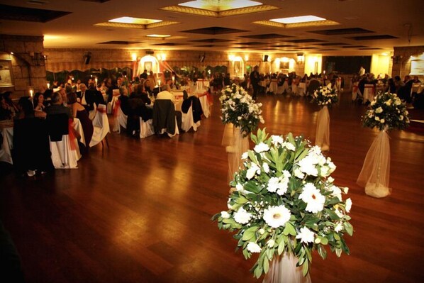Banquet hall