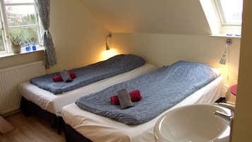 Phòng đôi, phòng tắm dùng chung | Màn/rèm cản sáng, truy cập Internet không dây miễn phí, bộ trải giường