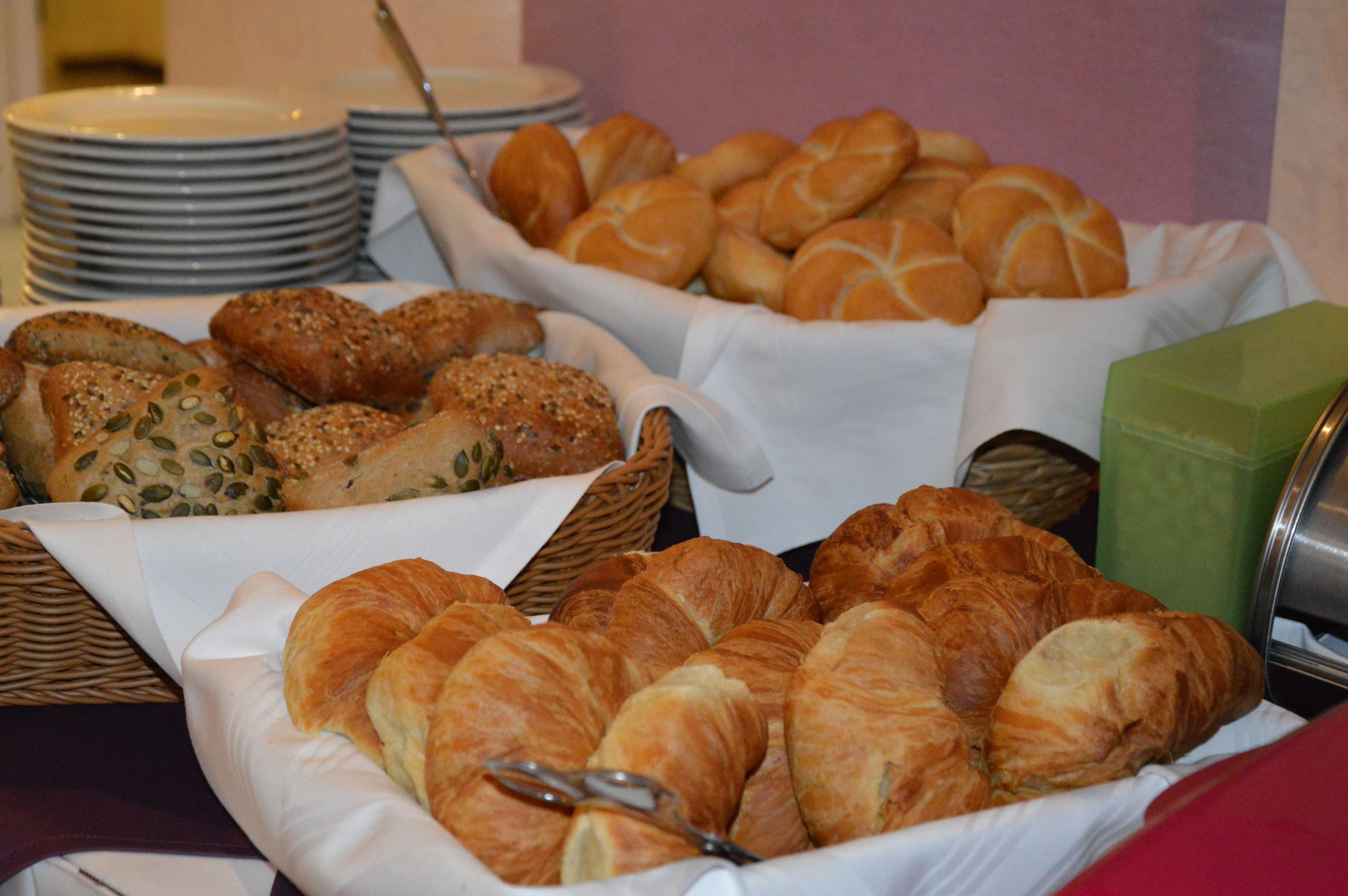 daily continental breakfast (eur 8 per person)