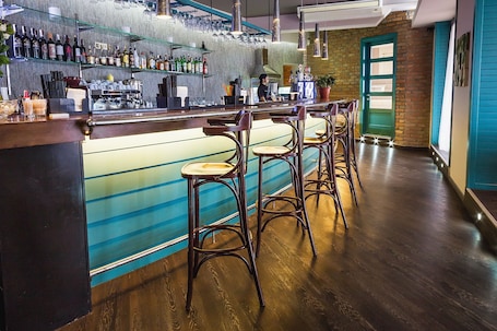 Bar (na propriedade). WellOtel Chernomorsk