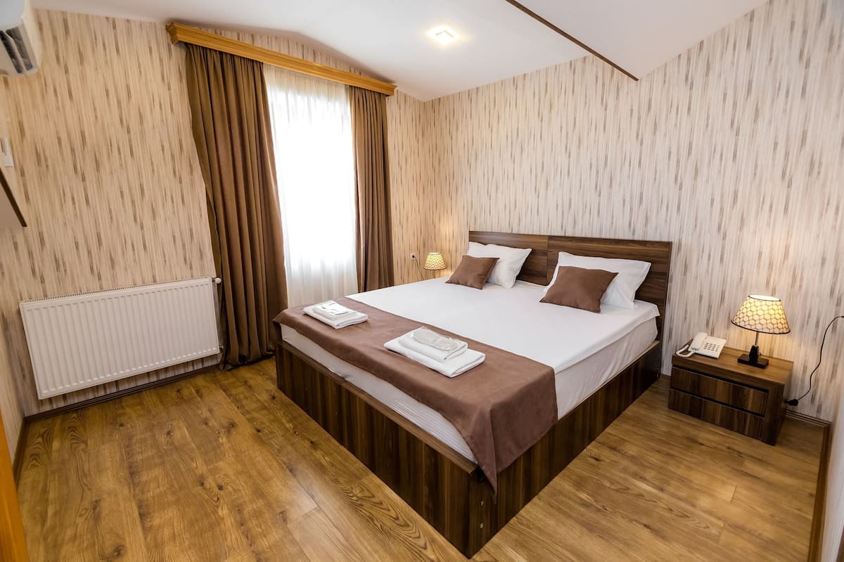 Estudio, 1 habitación | 1 dormitorio, ropa de cama de alta calidad, minibar y caja fuerte
