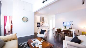 Apartamento familiar, 2 habitaciones | Cocina privada | Cafetera o tetera, frigorífico grande, microondas y horno