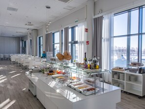 Petit déjeuner buffet compris tous les jours