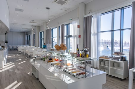 供应早餐、午餐和晚餐,地方菜