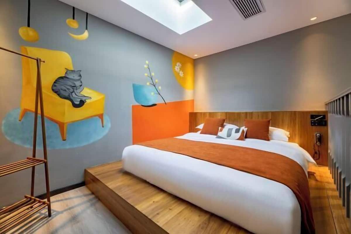 Premium bedding, down duvets, in-room safe, desk