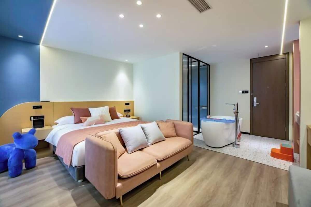 Premium bedding, down duvets, in-room safe, desk