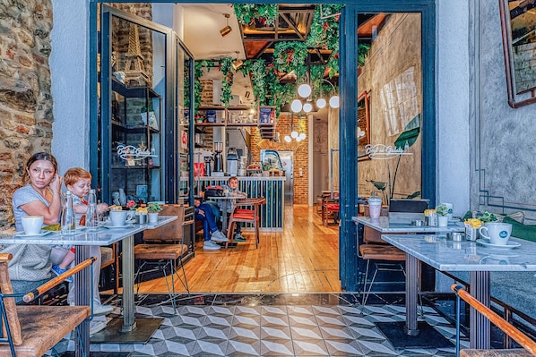 Lobby sitting area - The Wilson Galata Hotel (Istanbul)