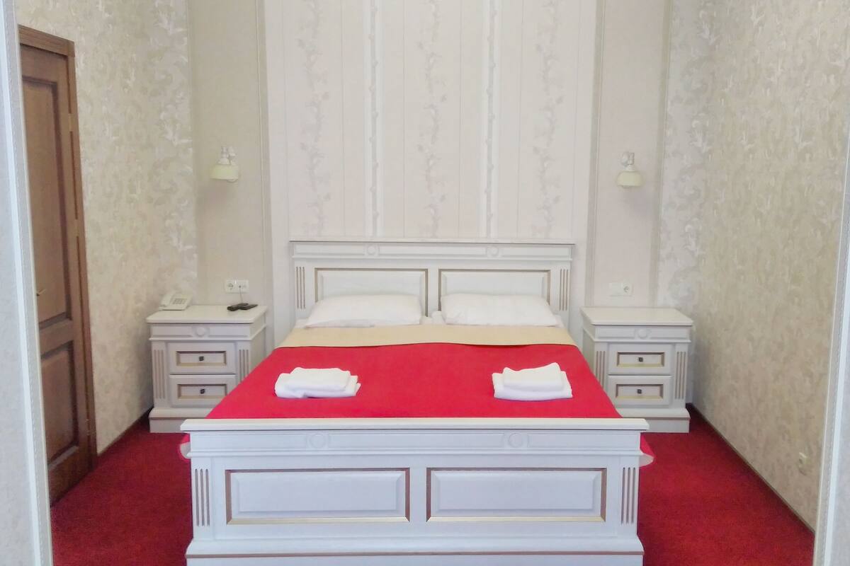 Luxury-Suite, 1 Schlafzimmer | Minibar, Zimmersafe, Schreibtisch, kostenloses WLAN