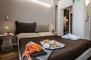 Superior Triple Room (Ruggiero) | Premium bedding, minibar, in-room safe, desk