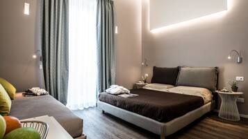 Superior-Dreibettzimmer (Ruggiero) | Hochwertige Bettwaren, Minibar, Zimmersafe, Schreibtisch