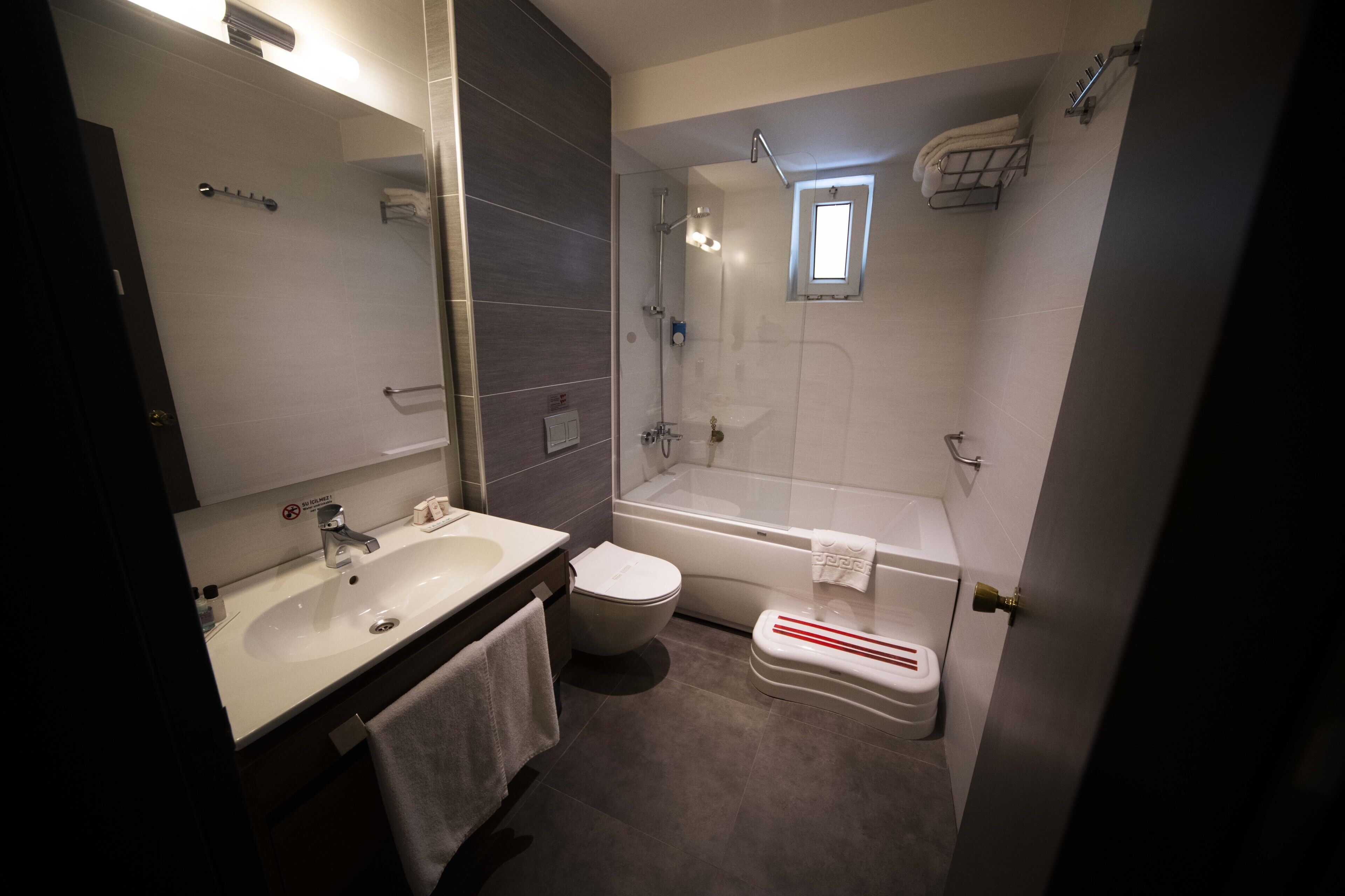 comfort triple room | bathroom | bathtub, spring water bathtub, free toiletries, hair dryer