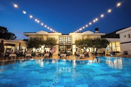 Exterior. Herakles Thermal Hotel