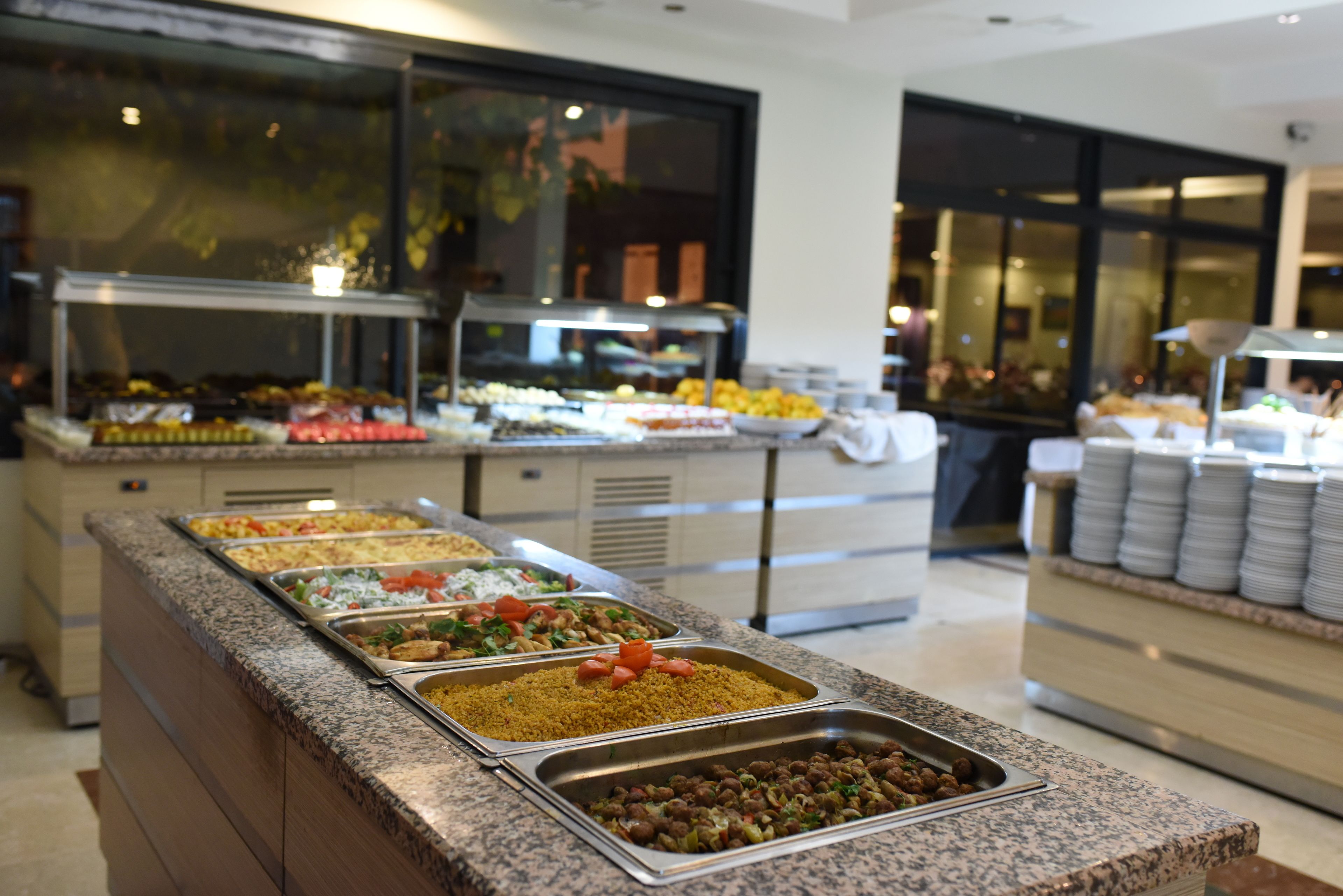 lunch and dinner served