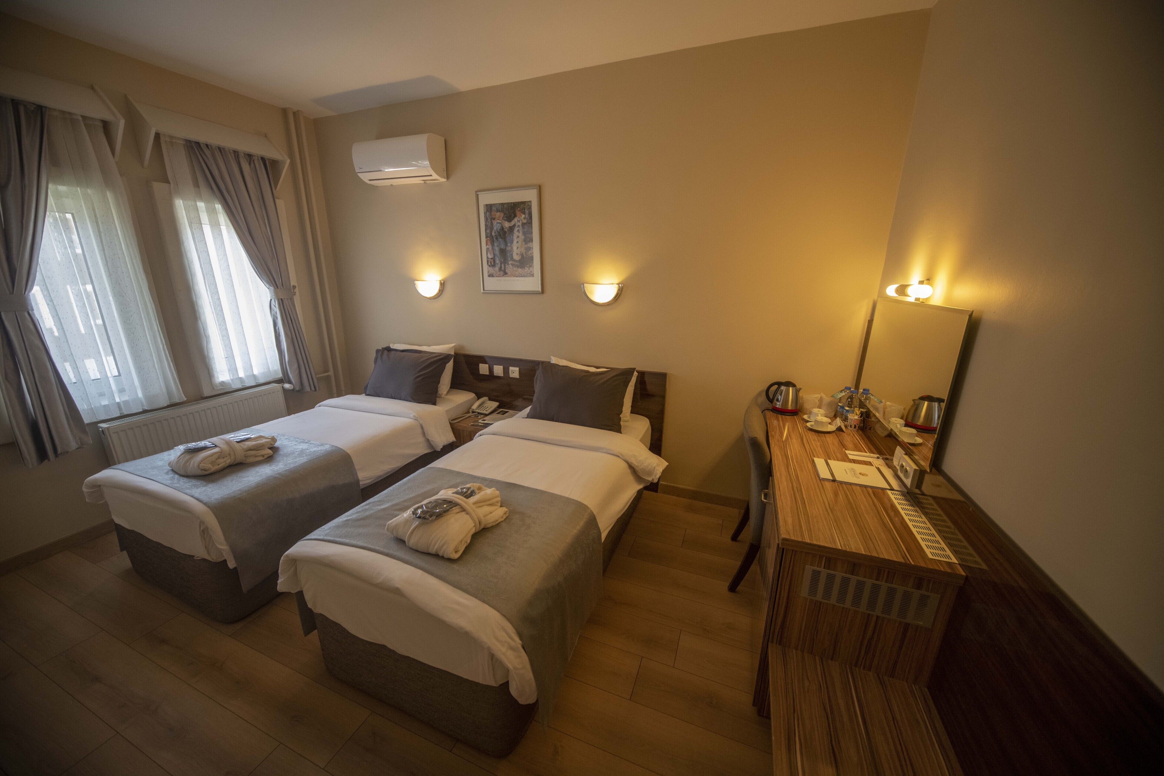 standard double or twin room | 1 bedroom, minibar, in-room safe, desk