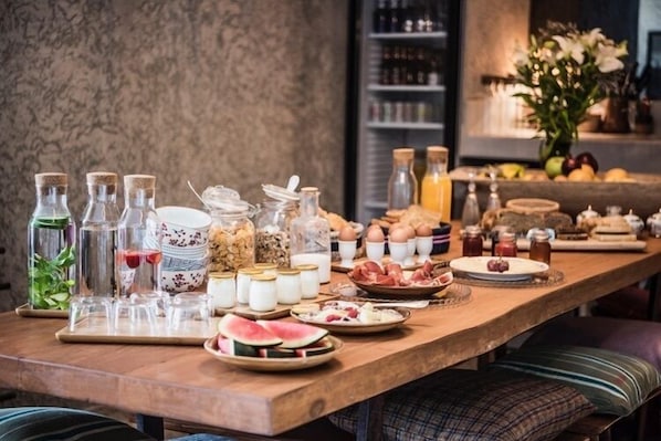 Gratis frukostbuffé varje dag