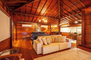 Cabana presidencial | Frigobar, escrivaninha, espaço de trabalho para notebook