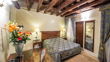 In-room safe, desk, soundproofing, free WiFi