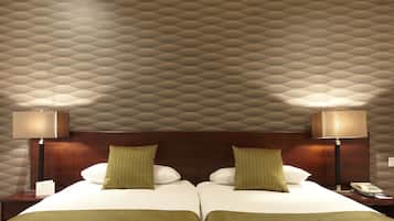 Standard Twin Room | Premium bedding, in-room safe, desk, soundproofing