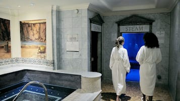 Couples treatment room(s), sauna, hot tub, steam room