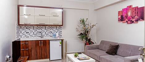 Deluxe Suite, Jetted Tub