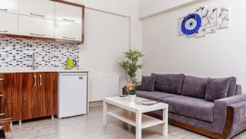 1 bedroom, desk, free WiFi, bed sheets