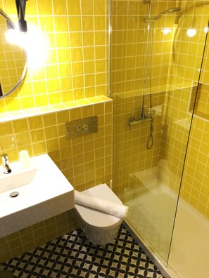 Appartement, 3 slaapkamers | Badkamer | Een douche, een haardroger, handdoeken