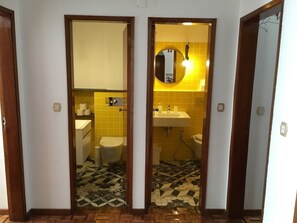 Appartement, 3 slaapkamers | Badkamer | Een douche, een haardroger, handdoeken