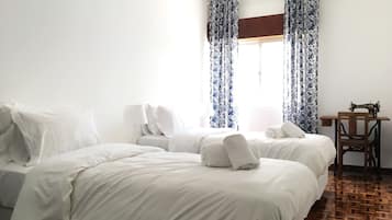 Apartment, 3 Bedrooms | 3 bedrooms, hypo-allergenic bedding, in-room safe, desk
