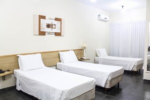 Minibar, caja de seguridad en la habitación, escritorio y wifi gratis 