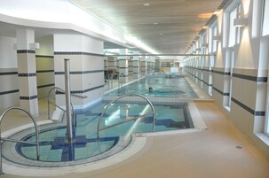 6 piscinas techadas