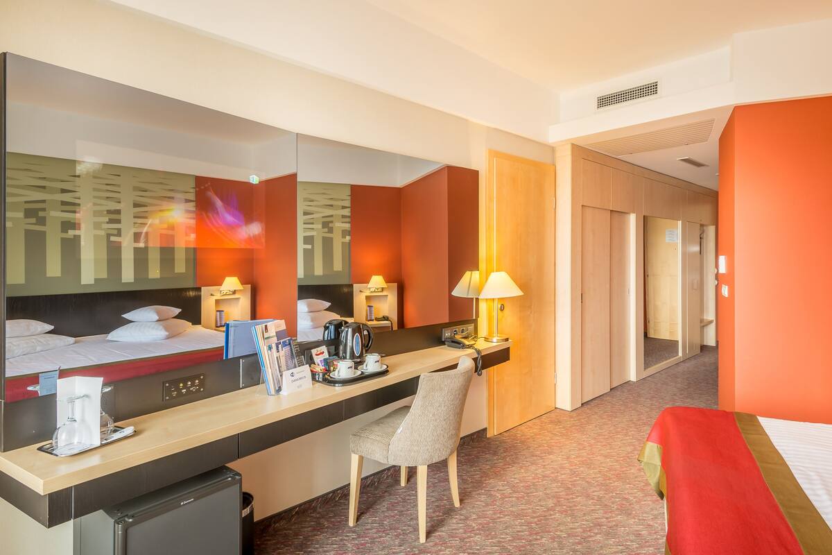 deluxe double or twin room, lake view | minibar, in-room safe, blackout curtains, free cots/infant beds