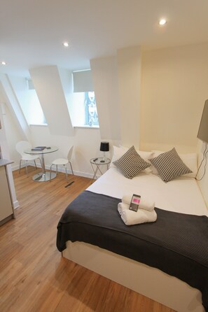 Kent House | Free WiFi - Kent House (Bristol)