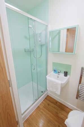 シャワー、タオル