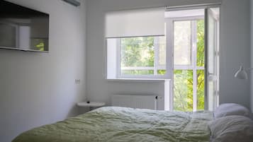Minibar, in-room safe, iron/ironing board, cribs/infant beds