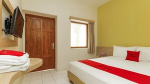 Meja kerja dan seprai linen