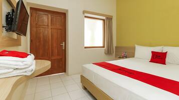 Meja kerja dan seprai linen