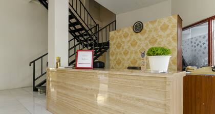 RedDoorz Plus @ Slamet Riyadi