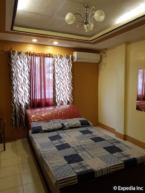 Escritorio, camas plegables/adicionales, wifi gratis y ropa de cama