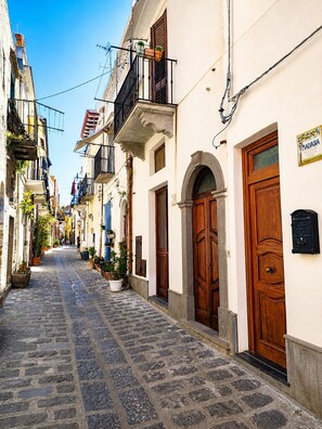 Property entrance - Malvasia 70 (Lipari)